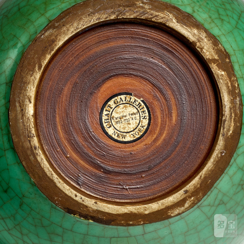 十八世紀 綠釉長頸瓶 | A GREEN CRACKLE-GLAZED VASE - 图3